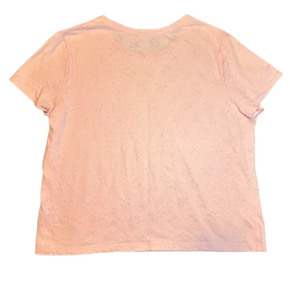 Croft & Barrow pink women’s petite, snowflake design short sleeved blouse - Picture 2 of 4